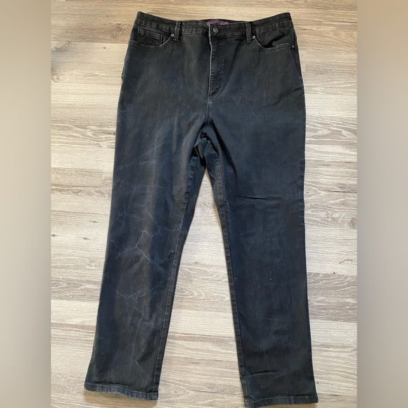 Gloria Vanderbilt | Amanda Slim Straight Leg Black Jean Size 18 - Picture 4 of 8